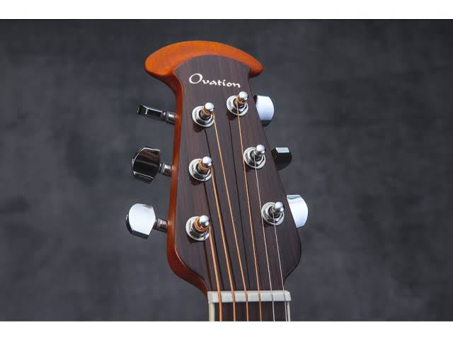 Guitarra Ovation Electroacústica CS24P-FKOA.